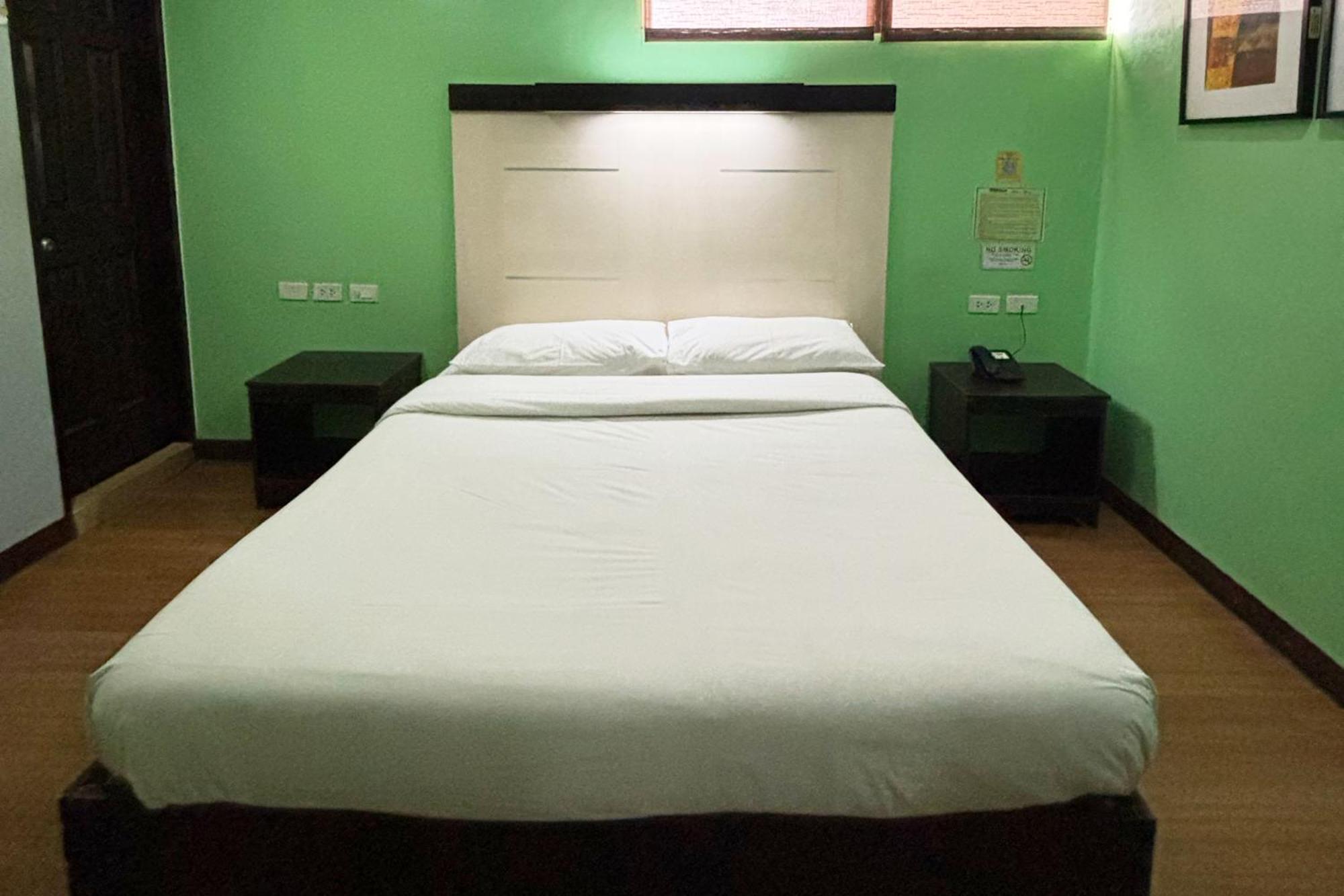 Sugbutel Family Hotel Cebu Extérieur photo