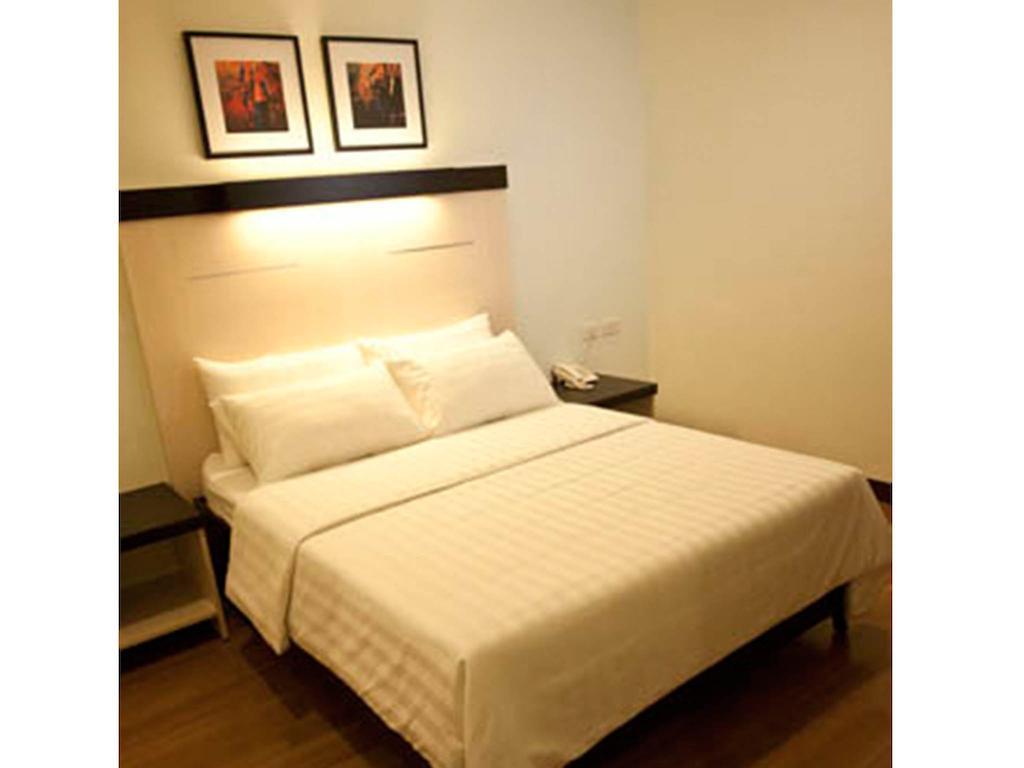 Sugbutel Family Hotel Cebu Extérieur photo